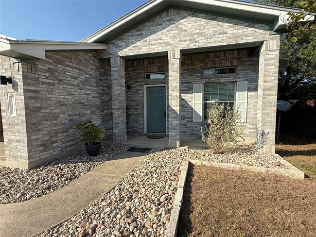 121 Ansleys Way in Kyle, TX - Building Photo - Building Photo