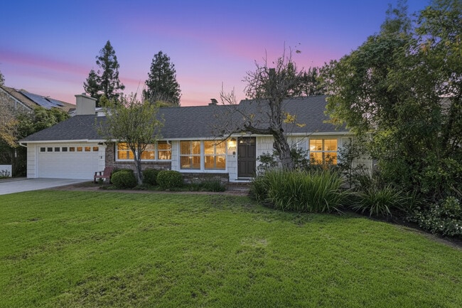 16146 Otsego St in Encino, CA - Foto de edificio - Building Photo