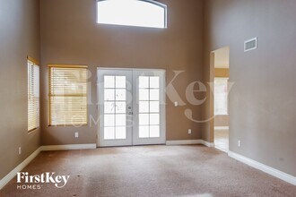 5011 W Oraibi Dr in Glendale, AZ - Foto de edificio - Building Photo