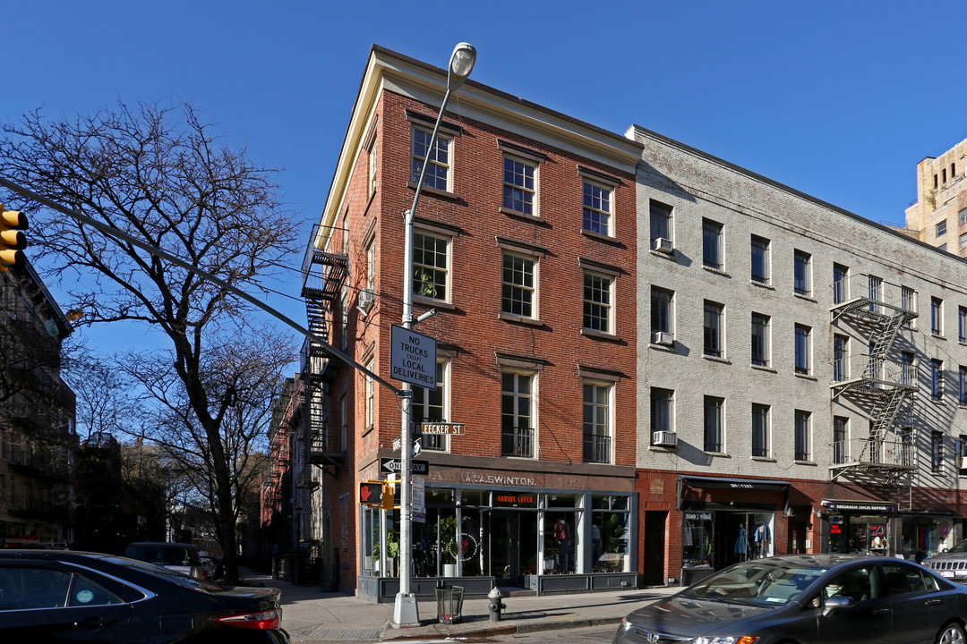 316 Bleecker St in New York, NY - Building Photo