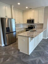 8082 Veterans Pkwy in Columbus, GA - Building Photo