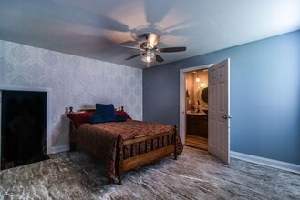 60 E Highland St in Blue Ridge, GA - Foto de edificio - Building Photo