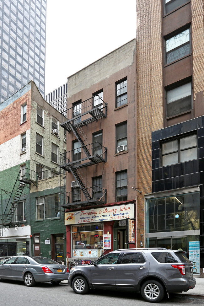 164 E 56th St in New York, NY - Building Photo - Building Photo