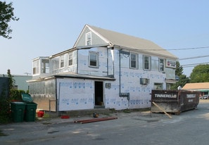 44 Williams Ave in Mystic, CT - Building Photo