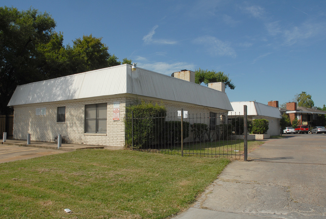 Glenwood Village Condominimums in Houston, TX - Foto de edificio