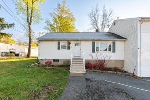 47 River Rd in Chatham, NJ - Building Photo