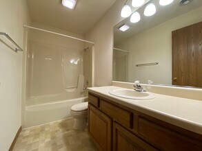 341 Gettysburg Dr, Unit 1 in Bourbonnais, IL - Building Photo - Building Photo