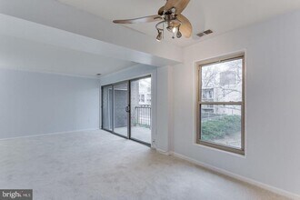 26 Canterbury Square in Alexandria, VA - Building Photo - Building Photo