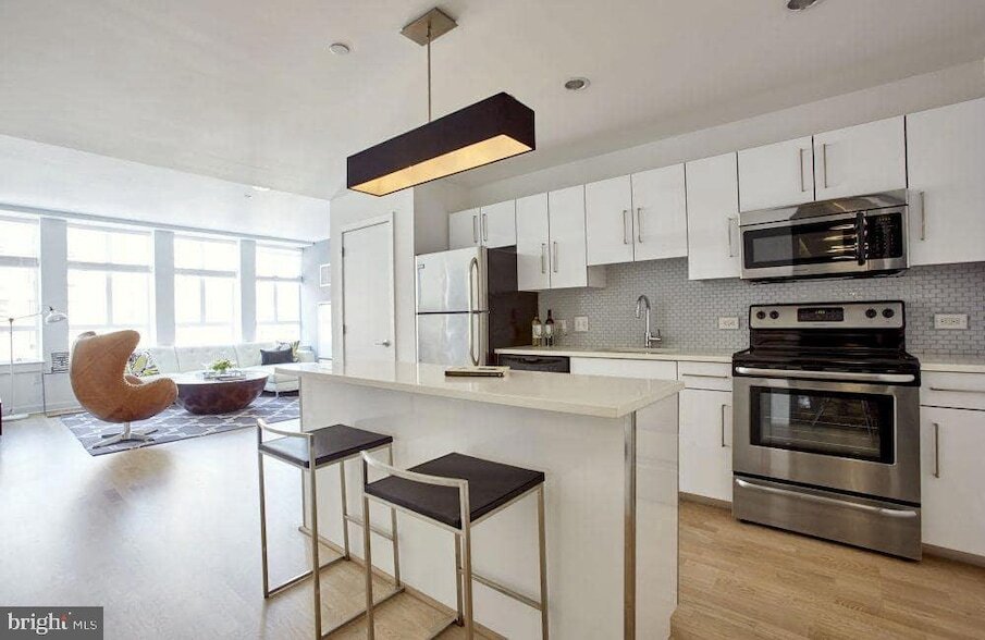 1616 Walnut St, Unit 1B-1402 in Philadelphia, PA - Building Photo