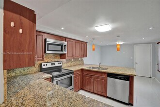 20607 NE 7th Ct in Miami, FL - Building Photo - Building Photo