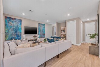 4434 Ficus St in Hollywood, FL - Building Photo - Building Photo