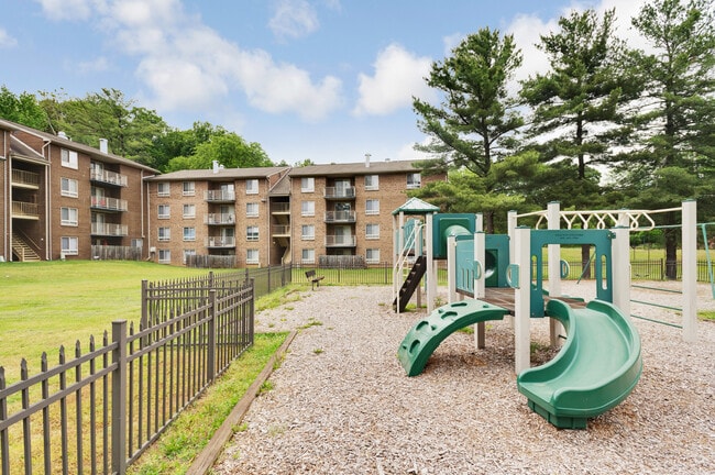 Windham Creek in Suitland, MD - Foto de edificio - Building Photo