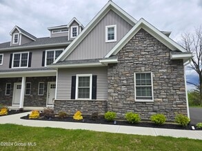 51 Devitt Rd in Waterford, NY - Building Photo - Building Photo