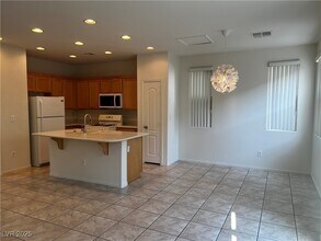 9250 William Hill Ave in Las Vegas, NV - Building Photo - Building Photo