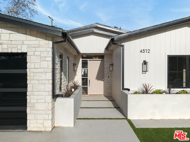 4512 Sunnyslope Ave in Los Angeles, CA - Building Photo - Building Photo