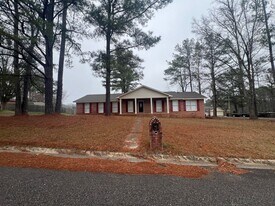 512 Sandbrook Ln in Tuscaloosa, AL - Building Photo