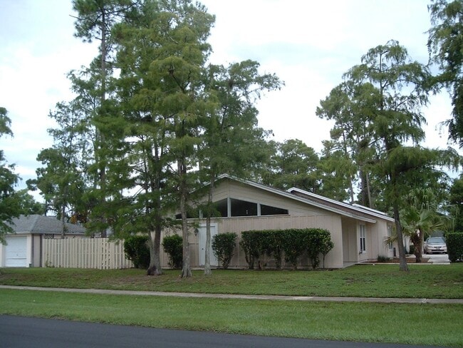 property at 1070 Goldenrod Rd