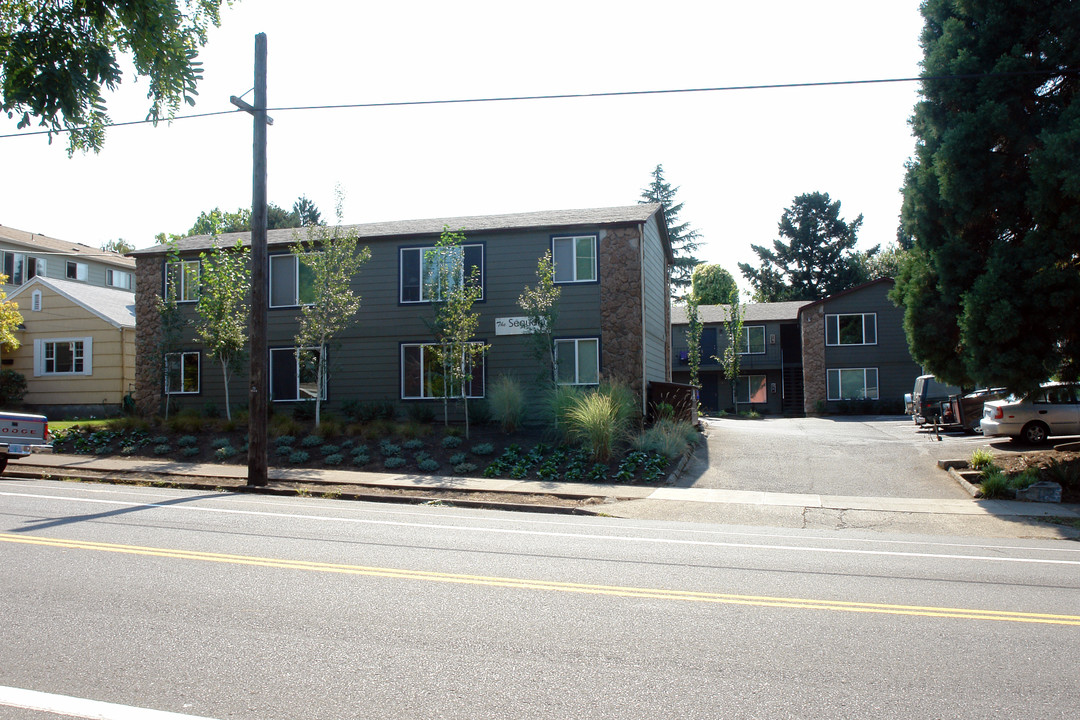 4050 SE Gladstone St in Portland, OR - Building Photo