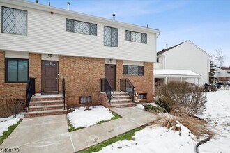 911 Merritt Dr in Hillsborough Township, NJ - Building Photo - Building Photo