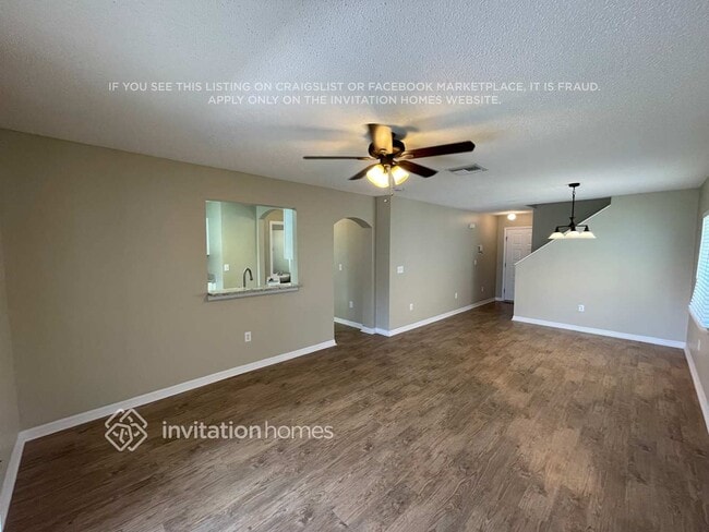 27144 La Jolla Way in Wesley Chapel, FL - Building Photo - Building Photo