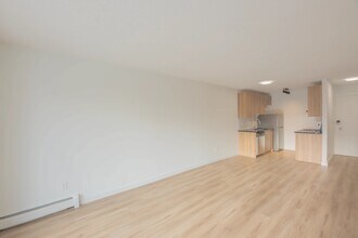 The Rundle in Calgary, AB - Building Photo - Building Photo