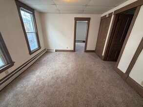 2149 E Washington Ave, Unit #1 in Madison, WI - Building Photo - Building Photo