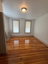 14-16 Pease Ave in Middletown, CT - Building Photo - Building Photo