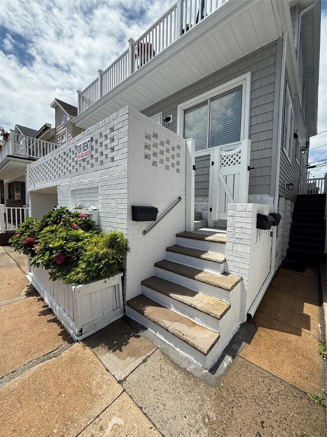 19 Minnesota Ave in Long Beach, NY - Building Photo - Building Photo