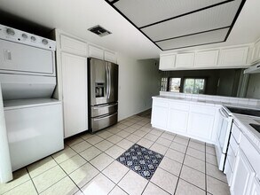 5861 Los Santos Dr in Palm Springs, CA - Building Photo - Building Photo