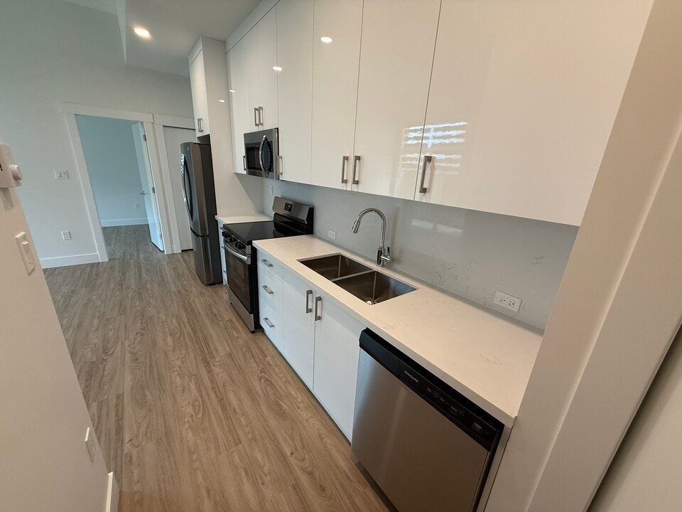 6320 Sentinal Dr in Nanaimo, BC - Building Photo