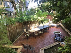 526 NW 18th Ave., Unit Basement in Portland, OR - Foto de edificio - Building Photo