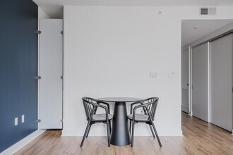 875 10th St NW in Washington, DC - Building Photo - Building Photo