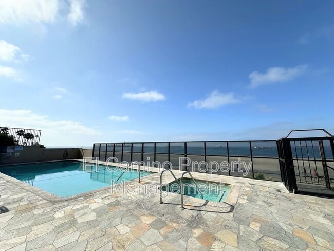1750 E Ocean Blvd in Long Beach, CA - Building Photo - Building Photo