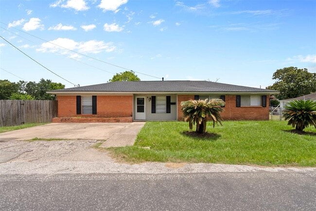 property at 815 Rugeley St