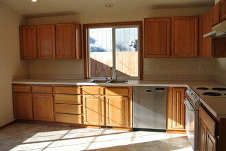 5553 SW Windflower Dr in Corvallis, OR - Building Photo - Building Photo