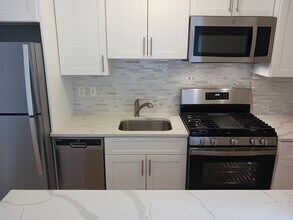 1260 21st St NW, Unit 514 in Washington, DC - Building Photo - Building Photo