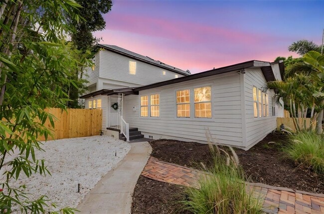 106 22nd Ave SE in St. Petersburg, FL - Building Photo - Building Photo