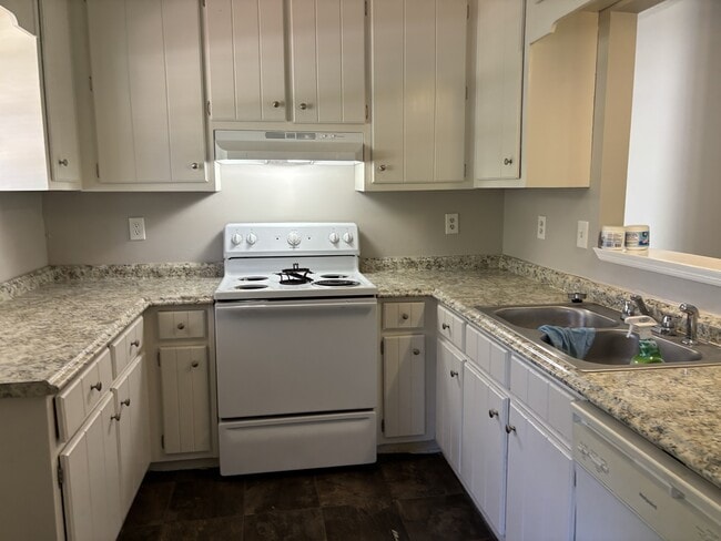 6548 King George Way in Morrow, GA - Building Photo - Building Photo