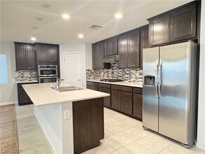 10917 Prudhoe Bay St in Las Vegas, NV - Building Photo - Building Photo