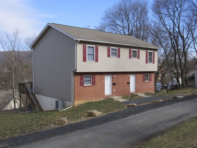property at 219 W Manchester Ln