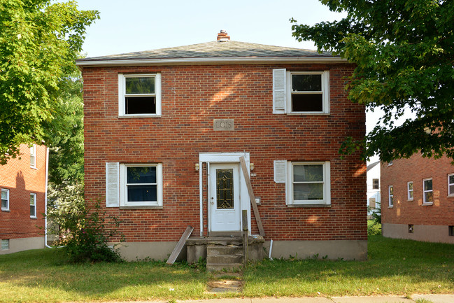 130 Laura Ave in Dayton, OH - Foto de edificio - Building Photo