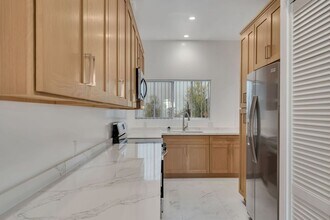 Elm Luxury Investments LLC in Beverly Hills, CA - Building Photo - Interior Photo