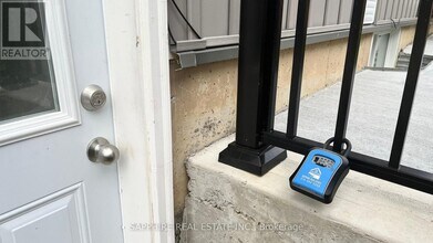 28 Barker Pkwy in Thorold, ON - Building Photo - Building Photo