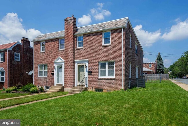 property at 1701 Sycamore St