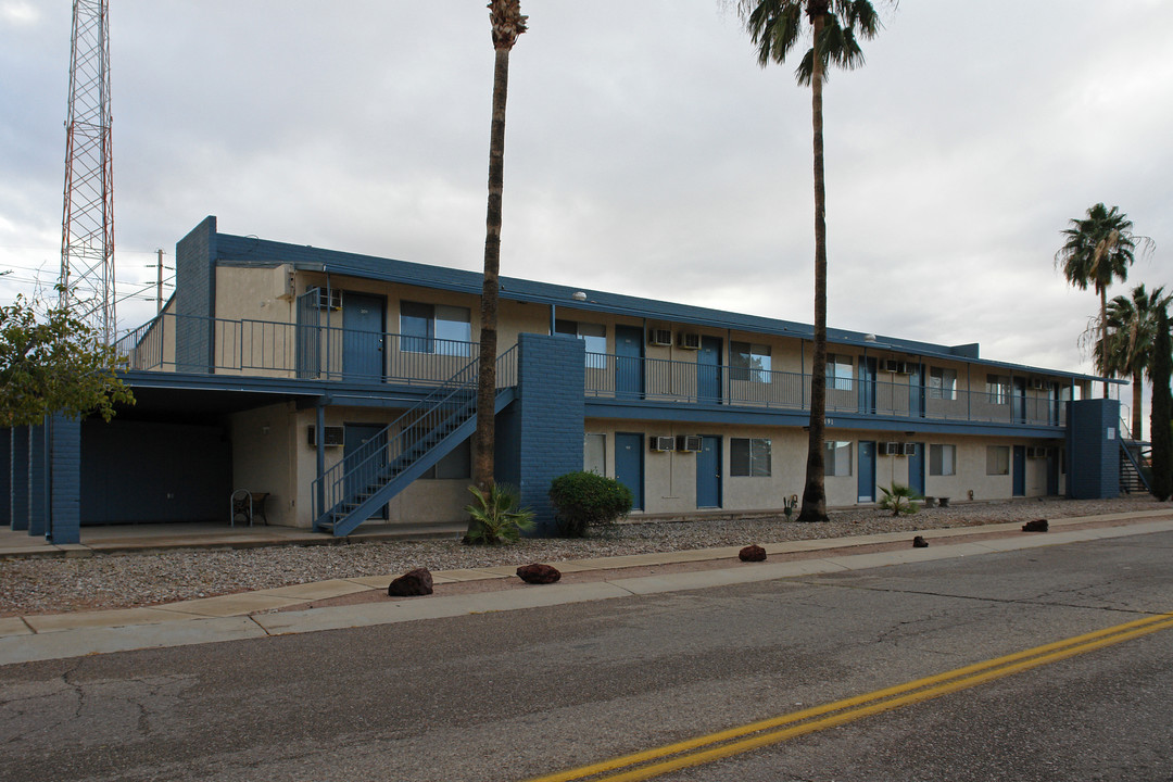 Winstel Terrace Apartments in Tucson, AZ - Building Photo