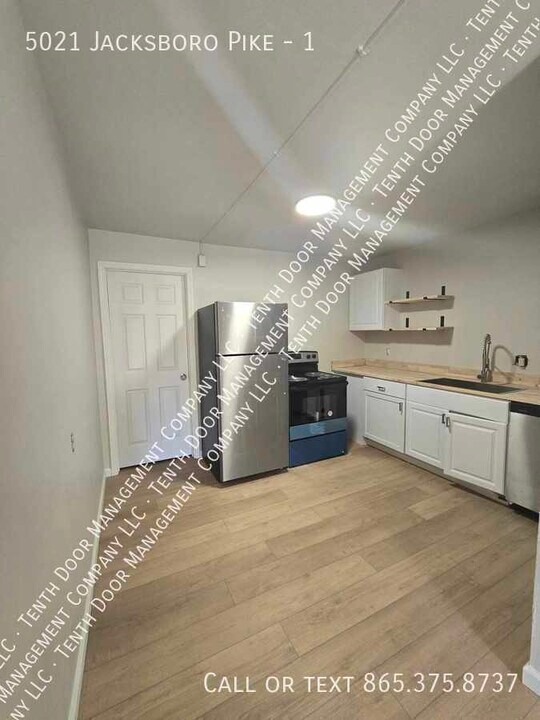 5021 Jacksboro Pike-Unit -1 in Knoxville, TN - Building Photo