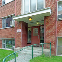 Claremount Court in Hamilton, ON - Building Photo - Building Photo