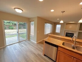 9724 S 244th Pl in Kent, WA - Building Photo