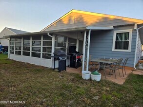 10 Pine Valley Dr in Toms River, NJ - Building Photo - Building Photo