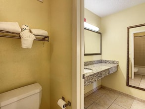 8700 S Orange Blossom Trl in Orlando, FL - Building Photo - Building Photo